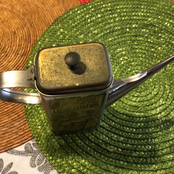 Vintage Olive Oil Tin With Spout - Taiwan - 1985 - Picture 3 of 5